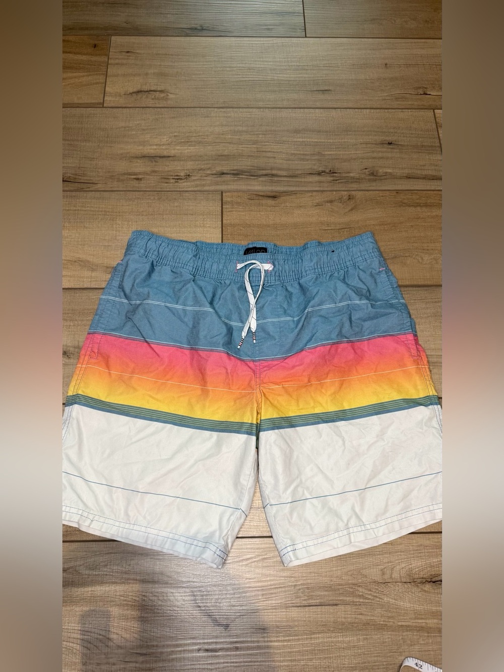 Valor Collective Men’s Sunset Stripe Swim Trunks Board Shorts Medium 7” Inseam